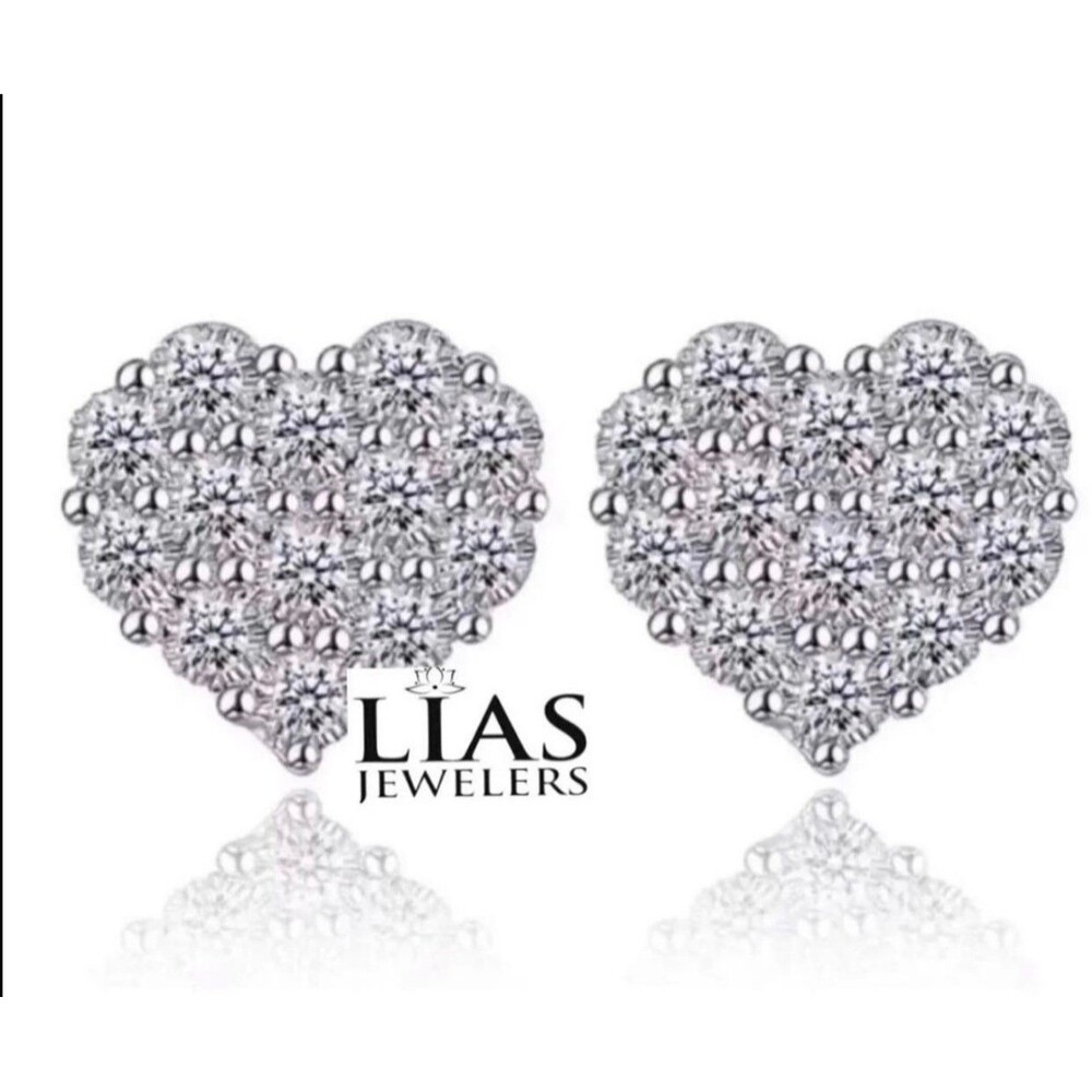 Brand New 18k White Gold Studs Earrings  Heart Shape Earrings Studs